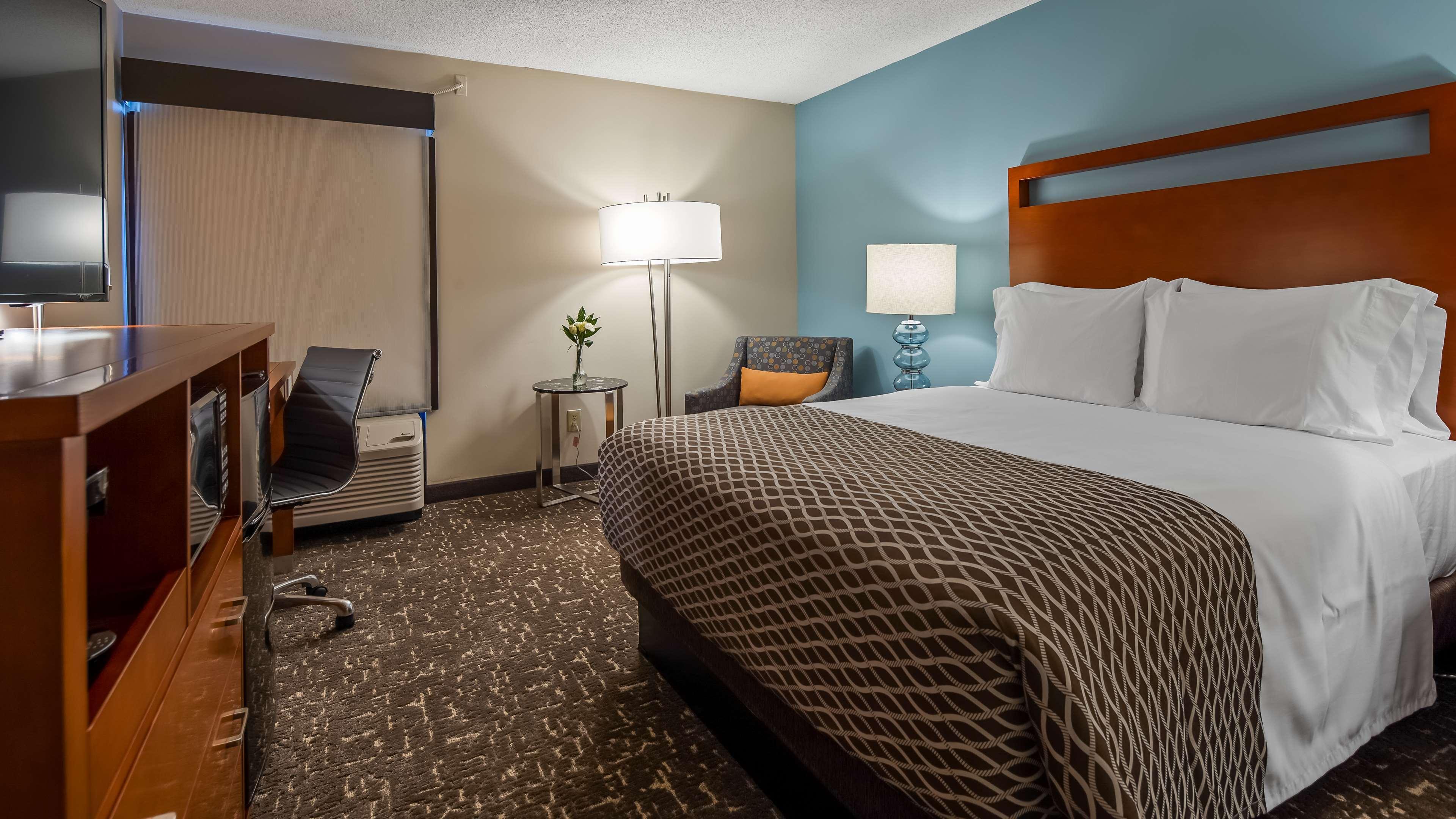 Best Western Plus Roswell/Alpharetta Exterior photo