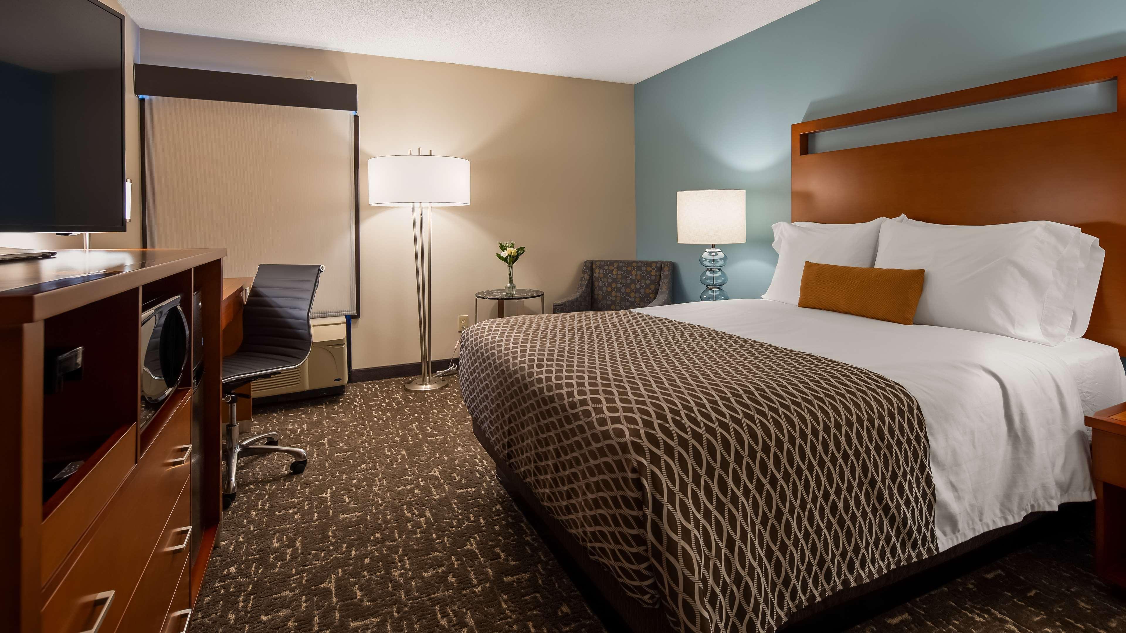Best Western Plus Roswell/Alpharetta Exterior photo