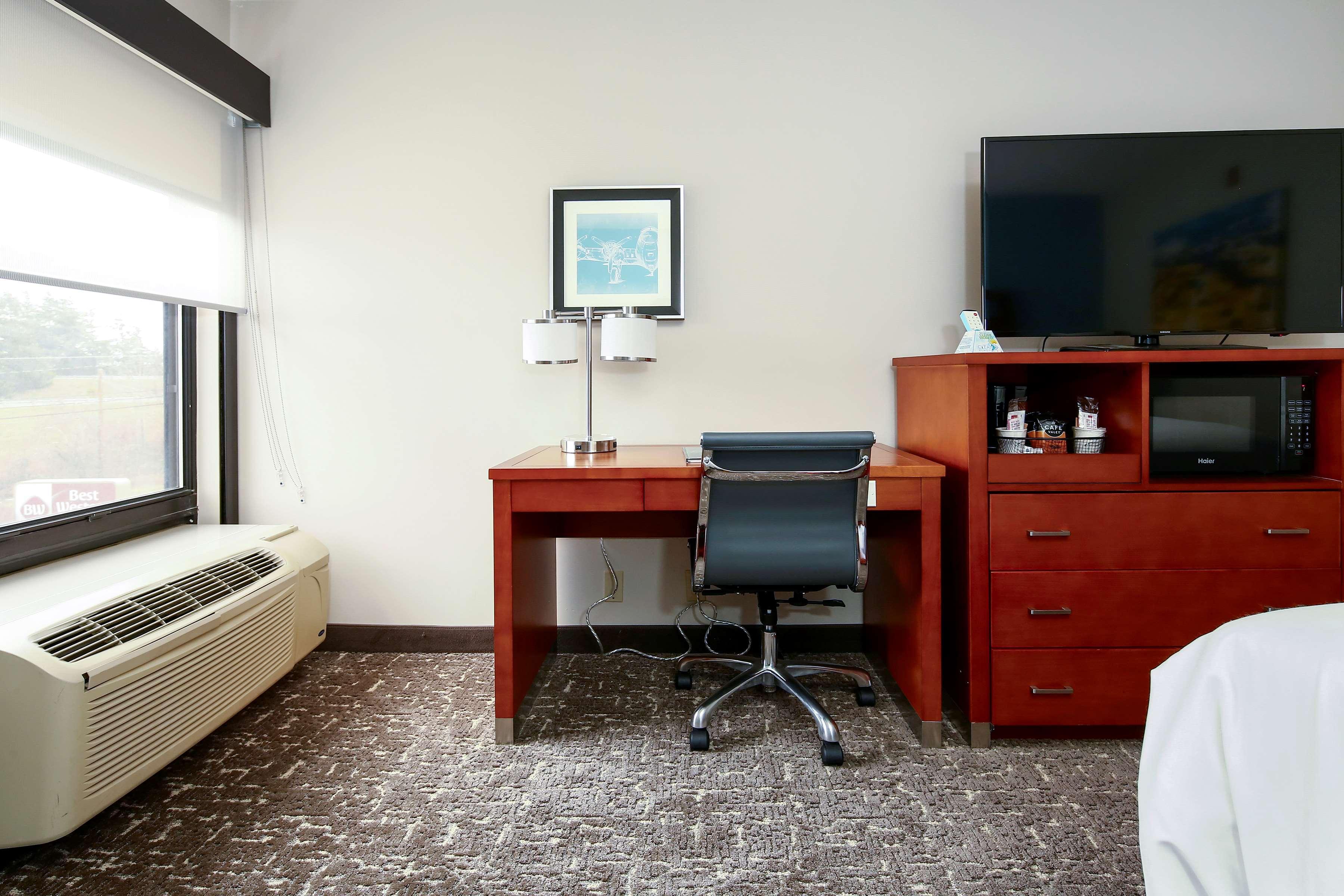 Best Western Plus Roswell/Alpharetta Exterior photo