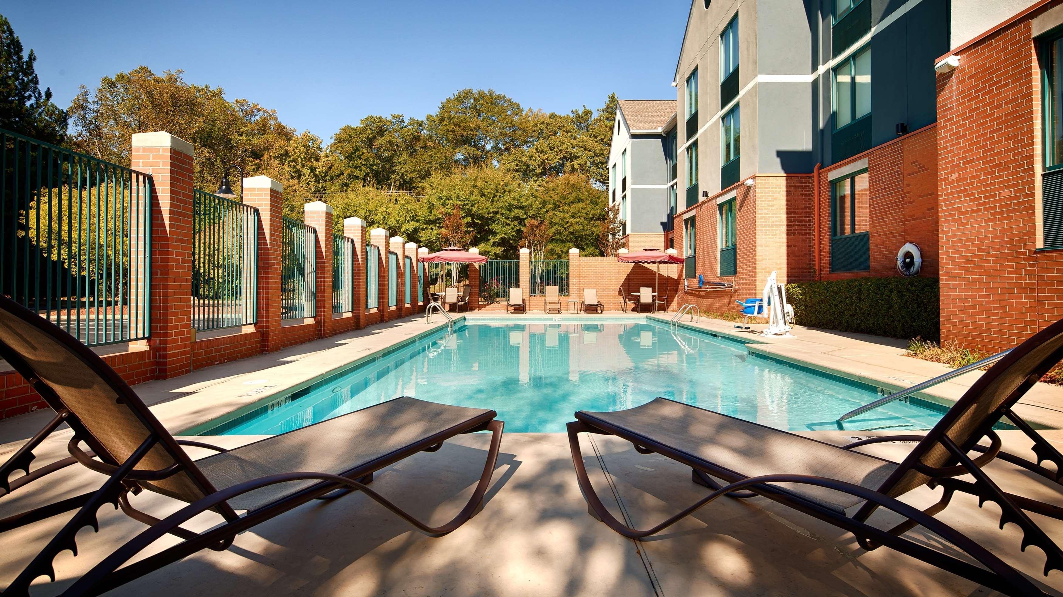 Best Western Plus Roswell/Alpharetta Exterior photo