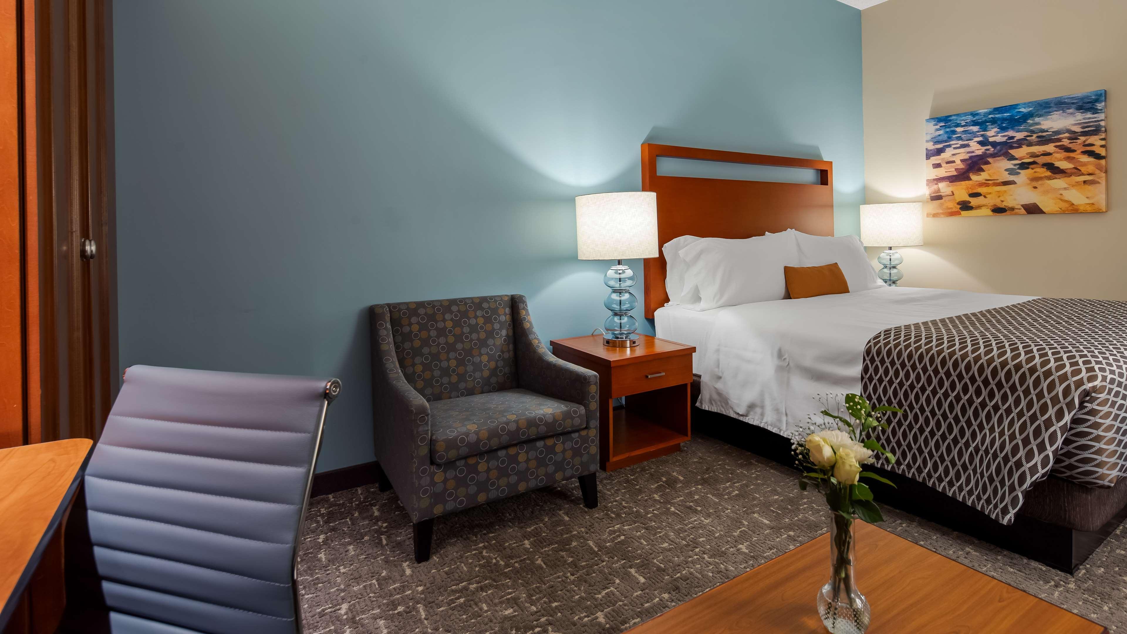 Best Western Plus Roswell/Alpharetta Exterior photo