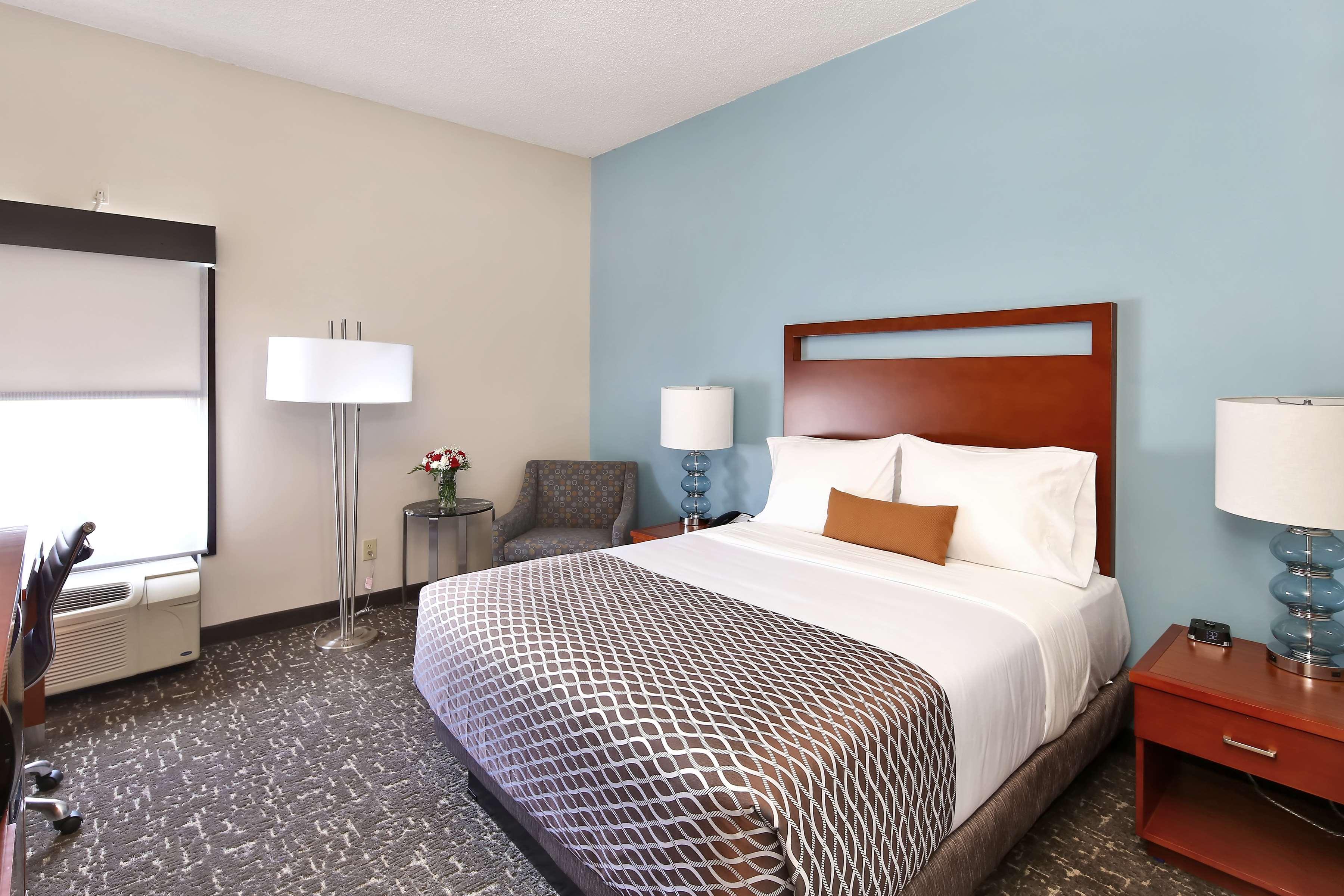 Best Western Plus Roswell/Alpharetta Exterior photo